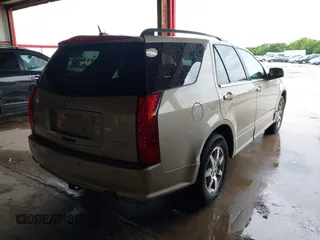2006 Cadillac SRX z VIN 1GYEE637160193975, wystawiony jako IAAI lot #42187852 z przebiegiem 206 249 mil mil oraz . Historia ofert i sprzedaży dostępna na DreamBid. Obrazek 4.