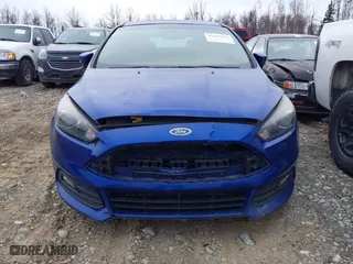 2015 Ford Focus ST with VIN 1FADP3L98FL321600, listed as a IAAI auction lot 40489832 with 91,762 mi miles. Bid and sale history available at carsss.com. Image 13.
