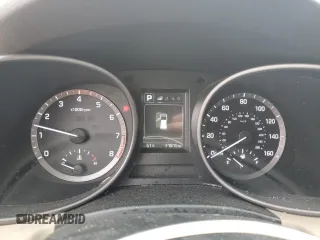 2017 Hyundai Santa Fe 2.4L z VIN 5XYZT3LB4HG381838, wystawiony jako Copart lot #53923535 z przebiegiem 71 815 mil mil oraz Szkoda całkowita • Salvage title. Historia ofert i sprzedaży dostępna na DreamBid. Obrazek 9.