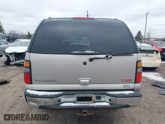 2005 GMC Yukon XL SLT with VIN 3GKEC16Z85G290245, listed as a IAAI auction lot 41709514 with 232,552 mi miles. Bid and sale history available at carsss.com. Image 16.