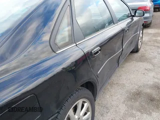 2004 Volvo S80 with VIN YV1TH59HX41349382, listed as a IAAI auction lot 41712062 with 77,124 mi miles. Bid and sale history available at carsss.com. Image 6.
