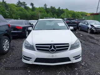 2014 Mercedes-Benz C 300 Sport z VIN WDDGF8AB4ER324282, wystawiony jako IAAI lot #42241383 z przebiegiem 91 912 mil mil oraz . Historia ofert i sprzedaży dostępna na DreamBid. Obrazek 12.
