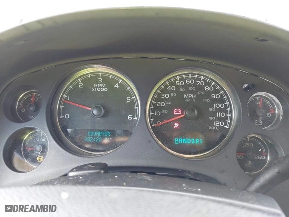 2007 Chevrolet Avalanche LT w/3LT with VIN 3GNFK12337G211143, listed as a IAAI auction lot 41609539 with 232,120 mi miles. Bid and sale history available at carsss.com. Image 7.