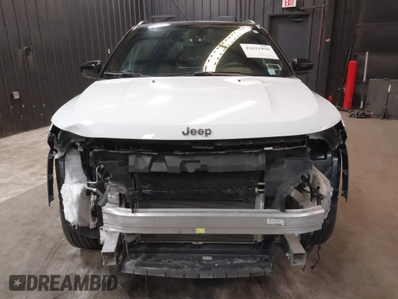 2023 Jeep Compass (RED) Edition z VIN 3C4NJDCN5PT536179, wystawiony jako IAAI lot #41621950 z przebiegiem 17 830 mil mil oraz . Historia ofert i sprzedaży dostępna na DreamBid. Obrazek 13.