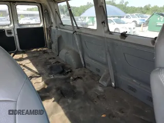 2003 Ford Econoline Passenger XL z VIN 1FBSS31S13HB64470, wystawiony jako Copart lot #55650805 z przebiegiem 278 968 mil mil oraz Szkoda całkowita • Salvage title. Historia ofert i sprzedaży dostępna na DreamBid. Obrazek 11.