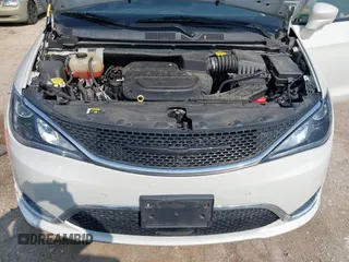 2020 Chrysler Pacifica Launch Edition with VIN 2C4RC3BGXLR267876, listed as a IAAI auction lot 42424841 with 87,586 mi miles and . Bid and sale history available at DreamBid. Image 10.