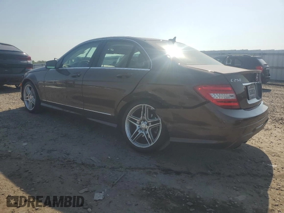 2014 Mercedes-Benz C 250 Sport z VIN WDDGF4HB7EA944038, wystawiony jako Copart lot #62121165 z przebiegiem 66 524 mil mil oraz Szkoda całkowita • Salvage title. Historia ofert i sprzedaży dostępna na DreamBid. Obrazek 2.
