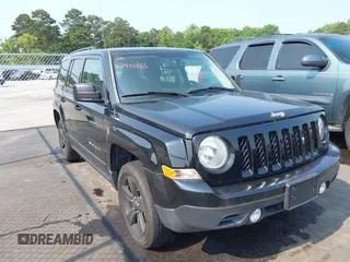 2015 Jeep Patriot High Altitude с VIN 1C4NJRFB3FD189910, выставлен на аукционе IAAI как лот 42410866 с пробегом 141 669 миль миль и . История ставок и продаж доступна на DreamBid. Изображение 1.
