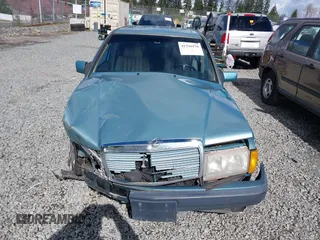1991 Mercedes-Benz 190 z VIN WDBDA29D0MF832696, wystawiony jako IAAI lot #41796176 z przebiegiem 197 693 mil mil oraz . Historia ofert i sprzedaży dostępna na DreamBid. Obrazek 12.