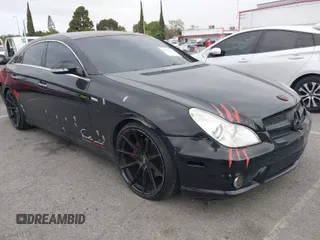 2006 Mercedes-Benz CLS-Class with VIN WDDDJ75X66A056983, listed as a IAAI auction lot 41852135 with 202,088 mi miles. Bid and sale history available at carsss.com. Image 1.