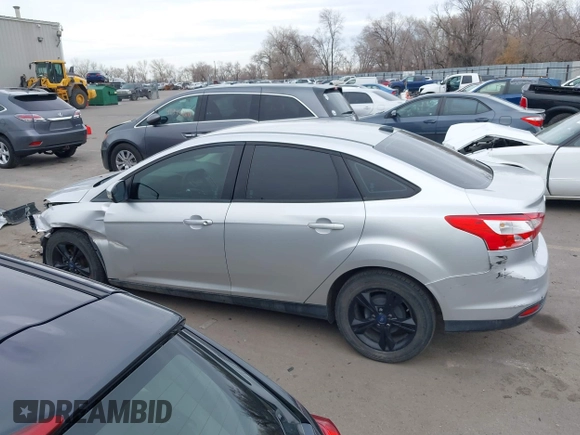 2013 Ford Focus SE with VIN 1FADP3F20DL361469, listed as a IAAI auction lot 41457037 with 127,852 mi miles. Bid and sale history available at carsss.com. Image 14.