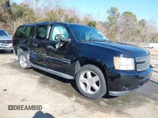2011 Chevrolet Suburban LTZ with VIN 1GNSKKE30BR181236, listed as a IAAI auction lot 41650838 with 204,941 mi miles. Bid and sale history available at carsss.com. Image 1.