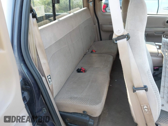 1999 Ford F-150 XL with VIN 1FTRX17L3XNB16928, listed as a IAAI auction lot 42739602 with 118,577 mi miles and . Bid and sale history available at DreamBid. Image 8.