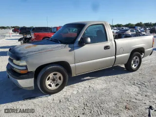2000 Chevrolet Silverado 1500 with VIN 1GCEC14W9YZ233111, listed as a Copart auction lot 49581545 with 112,999 mi miles and Clean Title. Bid and sale history available at carsss.com. Image 1.