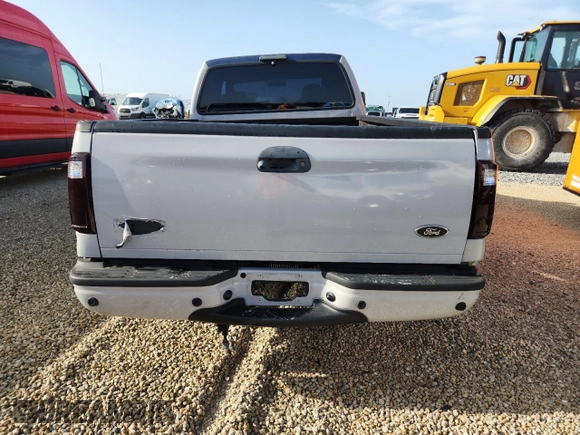 2005 Ford F-350 XL с VIN 1FTWW31P75EB69657, выставлен на аукционе Copart как лот 59414615 с пробегом 100 265 миль миль и Списание • Salvage title. История ставок и продаж доступна на DreamBid. Изображение 6.