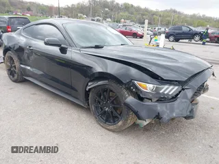 2017 Ford Mustang V6 z VIN 1FA6P8AM8H5280924, wystawiony jako IAAI lot #41938096 z przebiegiem 167 622 mil mil oraz . Historia ofert i sprzedaży dostępna na DreamBid. Obrazek 1.