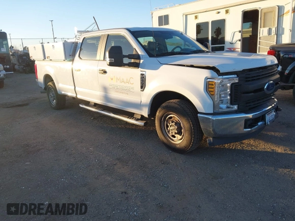 2019 Ford Super Duty F-250 SRW XL with VIN 1FT7W2A69KED53077, listed as a IAAI auction lot 40785535 with 47,928 mi miles. Bid and sale history available at carsss.com. Image 1.