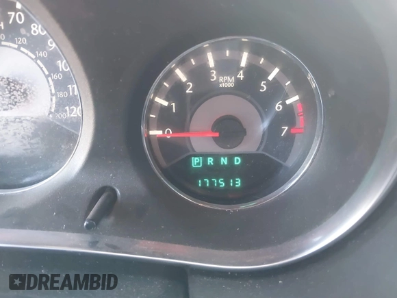 2014 Chrysler 200 LX with VIN 1C3CCBAB3EN210784, listed as a IAAI auction lot 40809915 with 177,513 mi miles. Bid and sale history available at carsss.com. Image 7.