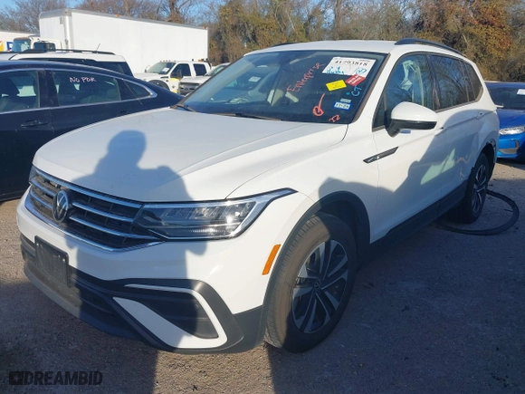 2024 Volkswagen Tiguan S with VIN 3VVRB7AX7RM041291, listed as a IAAI auction lot 41793818 with 24,004 mi miles. Bid and sale history available at carsss.com. Image 19.