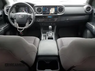 2017 Toyota Tacoma SR5 z VIN 3TMAZ5CNXHM048452, wystawiony jako Copart lot #52996785 z przebiegiem 71 588 mil mil oraz Szkoda całkowita • Salvage title. Historia ofert i sprzedaży dostępna na DreamBid. Obrazek 8.