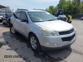2012 Chevrolet Traverse 1LT z VIN 1GNKVGED0CJ156706, wystawiony jako IAAI lot #42059502 z przebiegiem 138 935 mil mil oraz . Historia ofert i sprzedaży dostępna na DreamBid. Obrazek 1.