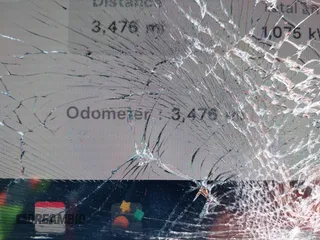 2024 Tesla Model Y Long Range z VIN 7SAYGDEE5RA317748, wystawiony jako IAAI lot #41468404 z przebiegiem 3 476 mil mil oraz . Historia ofert i sprzedaży dostępna na DreamBid. Obrazek 15.