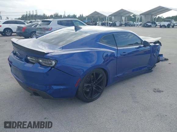2020 Chevrolet Camaro 1LS z VIN 1G1FA1RX0L0105759, wystawiony jako IAAI lot #39965924 z przebiegiem 19 182 mil mil oraz . Historia ofert i sprzedaży dostępna na DreamBid. Obrazek 4.