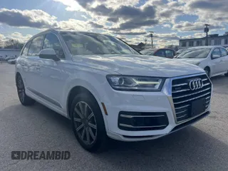 2017 Audi Q7 Premium Plus with VIN WA1LAAF72HD005719, listed as a IAAI auction lot 42019701 with 154,276 mi miles. Bid and sale history available at carsss.com. Image 1.