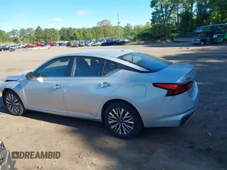2024 Nissan Altima SV z VIN 1N4BL4DW1RN359417, wystawiony jako IAAI lot #42303579 z przebiegiem 35 512 mil mil oraz . Historia ofert i sprzedaży dostępna na DreamBid. Obrazek 14.
