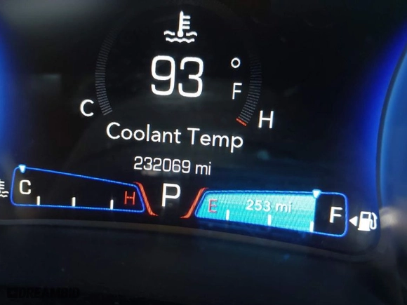 2018 Chrysler 300 with VIN 2C3CCABG1JH143075, listed as a IAAI auction lot 41370367 with 232,069 mi miles. Bid and sale history available at carsss.com. Image 15.