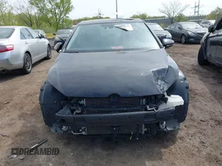 2017 Volkswagen Golf S z VIN 3VW217AU8HM064230, wystawiony jako IAAI lot #42113236 z przebiegiem 76 771 mil mil oraz . Historia ofert i sprzedaży dostępna na DreamBid. Obrazek 6.