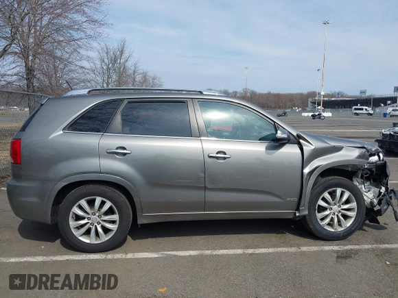 2013 Kia Sorento SX with VIN 5XYKWDA2XDG323728, listed as a IAAI auction lot 41781689 with 168,069 mi miles. Bid and sale history available at carsss.com. Image 12.