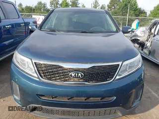 2014 Kia Sorento LX z VIN 5XYKT4A66EG425363, wystawiony jako IAAI lot #42498760 z przebiegiem 125 282 mil mil oraz . Historia ofert i sprzedaży dostępna na DreamBid. Obrazek 6.