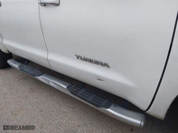 2008 Toyota Tundra 2WD Truck with VIN 5TFEV54198X040863, listed as a IAAI auction lot 41358602 with 374,475 mi miles. Bid and sale history available at carsss.com. Image 18.