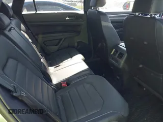 2020 Volkswagen Atlas SEL Premium z VIN 1V2NE2CA0LC224717, wystawiony jako IAAI lot #42151750 z przebiegiem 47 544 mil mil oraz . Historia ofert i sprzedaży dostępna na DreamBid. Obrazek 8.
