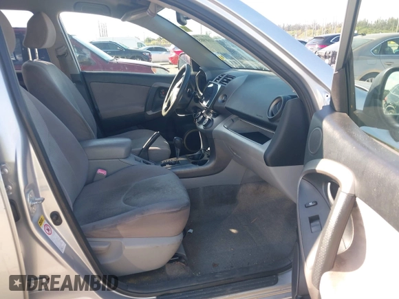 2007 Toyota RAV4 with VIN JTMBK33V476016205, listed as a IAAI auction lot 41685885 with 224,811 mi miles. Bid and sale history available at carsss.com. Image 5.