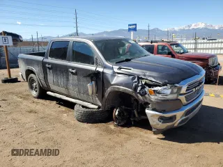 2019 Ram 1500 Laramie z VIN 1C6SRFJTXKN823283, wystawiony jako Copart lot #49893415 z przebiegiem 169 270 mil mil oraz Szkoda całkowita • Salvage title. Historia ofert i sprzedaży dostępna na DreamBid. Obrazek 4.