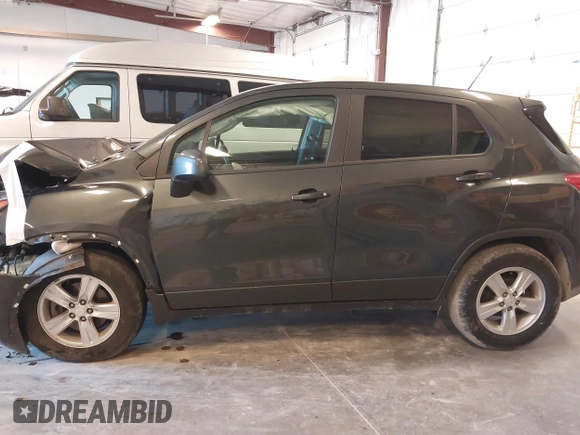 2020 Chevrolet Trax LS with VIN 3GNCJKSB5LL197234, listed as a IAAI auction lot 41821554 with 34,159 mi miles. Bid and sale history available at carsss.com. Image 14.