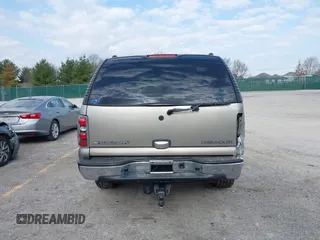 2003 Chevrolet Suburban Z71 with VIN 3GNFK16Z33G170733, listed as a IAAI auction lot 41741020 with 204,544 mi miles. Bid and sale history available at carsss.com. Image 16.
