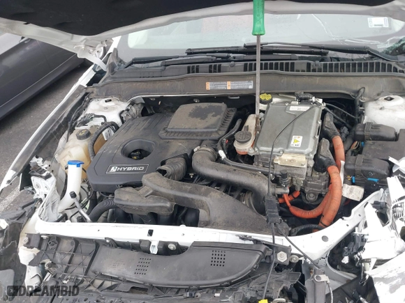 2015 Ford Fusion Titanium Hybrid with VIN 3FA6P0RU3FR247118, listed as a IAAI auction lot 41210219 with 143,348 mi miles. Bid and sale history available at carsss.com. Image 10.
