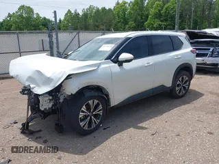2021 Nissan Rogue SV z VIN 5N1AT3BB7MC725557, wystawiony jako IAAI lot #42172629 z przebiegiem 105 460 mil mil oraz . Historia ofert i sprzedaży dostępna na DreamBid. Obrazek 2.