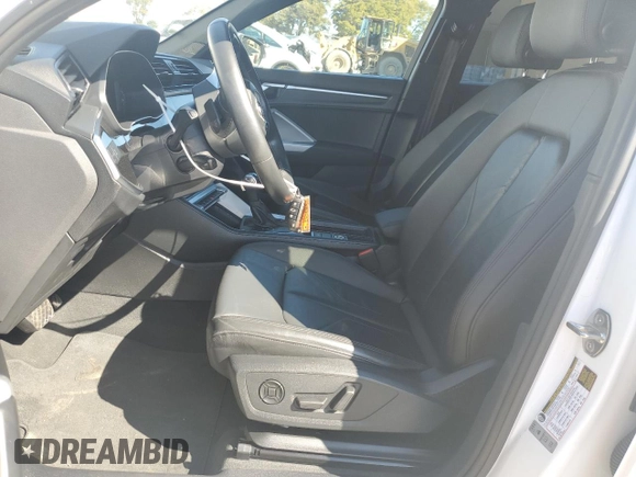 2023 Audi Q3 S line Premium z VIN WA1DECF39P1076028, wystawiony jako Copart lot #46355825 z przebiegiem 45 568 mil mil oraz Tytuł czysty. Historia ofert i sprzedaży dostępna na DreamBid. Obrazek 7.
