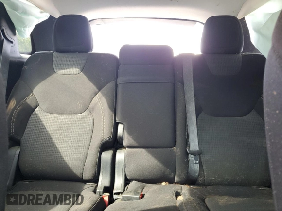 2016 Jeep Cherokee Latitude z VIN 1C4PJMCB5GW218927, wystawiony jako Copart lot #51283145 z przebiegiem 127 992 mil mil oraz Szkoda całkowita • Salvage title. Historia ofert i sprzedaży dostępna na DreamBid. Obrazek 10.