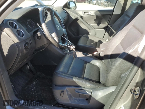 2010 Volkswagen Tiguan SEL with VIN WVGBV7AX2AW530401, listed as a Copart auction lot 45783555 with 138,454 mi miles and Clean Title. Bid and sale history available at DreamBid. Image 7.