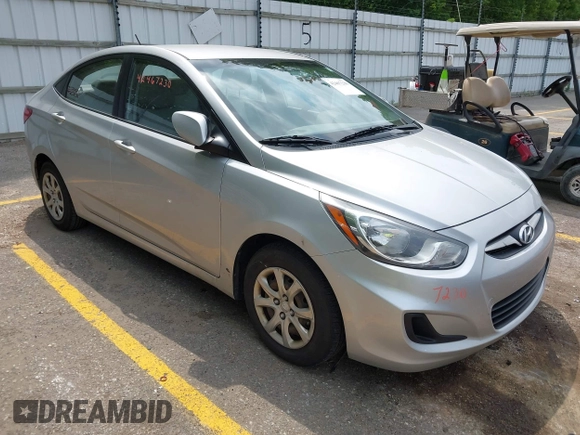 2012 Hyundai Accent GLS z VIN KMHCT4AE8CU229430, wystawiony jako IAAI lot #42467230 z przebiegiem 57 939 mil mil oraz . Historia ofert i sprzedaży dostępna na DreamBid. Obrazek 1.
