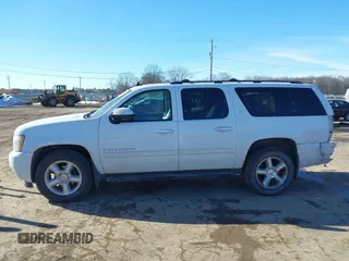 2008 Chevrolet Suburban Commercial with VIN 1GNFK163X8J134555, listed as a IAAI auction lot 41405739 with 205,810 mi miles. Bid and sale history available at carsss.com. Image 15.