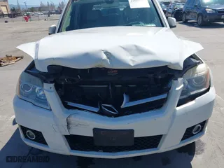 2012 Mercedes-Benz GLK-Class GLK 350 with VIN WDCGG8HB6CF765868, listed as a IAAI auction lot 41880139 with 157,437 mi miles. Bid and sale history available at carsss.com. Image 6.