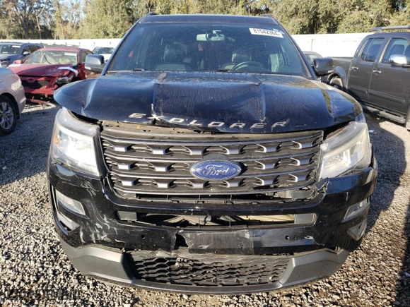 2017 Ford Explorer XLT with VIN 1FM5K7D82HGC18335, listed as a Copart auction lot 81542364 with 58,888 mi miles and Salvage Title. Bid and sale history available at carsss.com. Image 5.