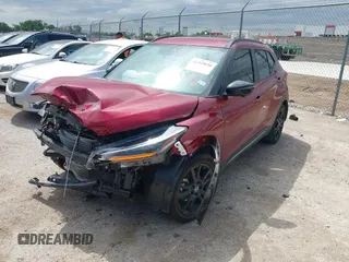 2021 Nissan Kicks SR z VIN 3N1CP5DV4ML565827, wystawiony jako IAAI lot #42369030 z przebiegiem 25 681 mil mil oraz . Historia ofert i sprzedaży dostępna na DreamBid. Obrazek 16.