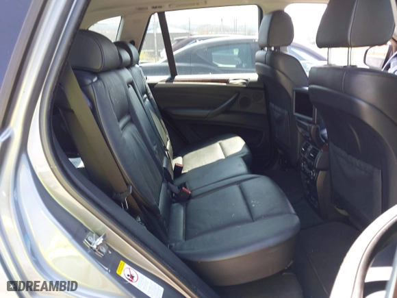 2007 BMW X5 3.0si with VIN 5UXFE43557L013585, listed as a IAAI auction lot 42081447 with 0 mi miles. Bid and sale history available at carsss.com. Image 8.